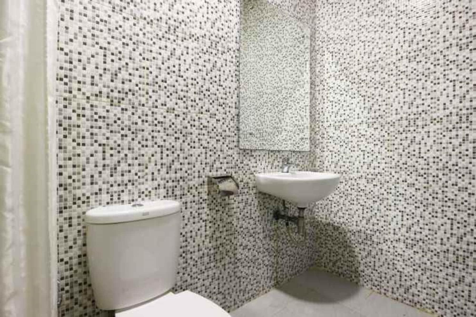 Blitz Hotel Batam Bagian luar foto