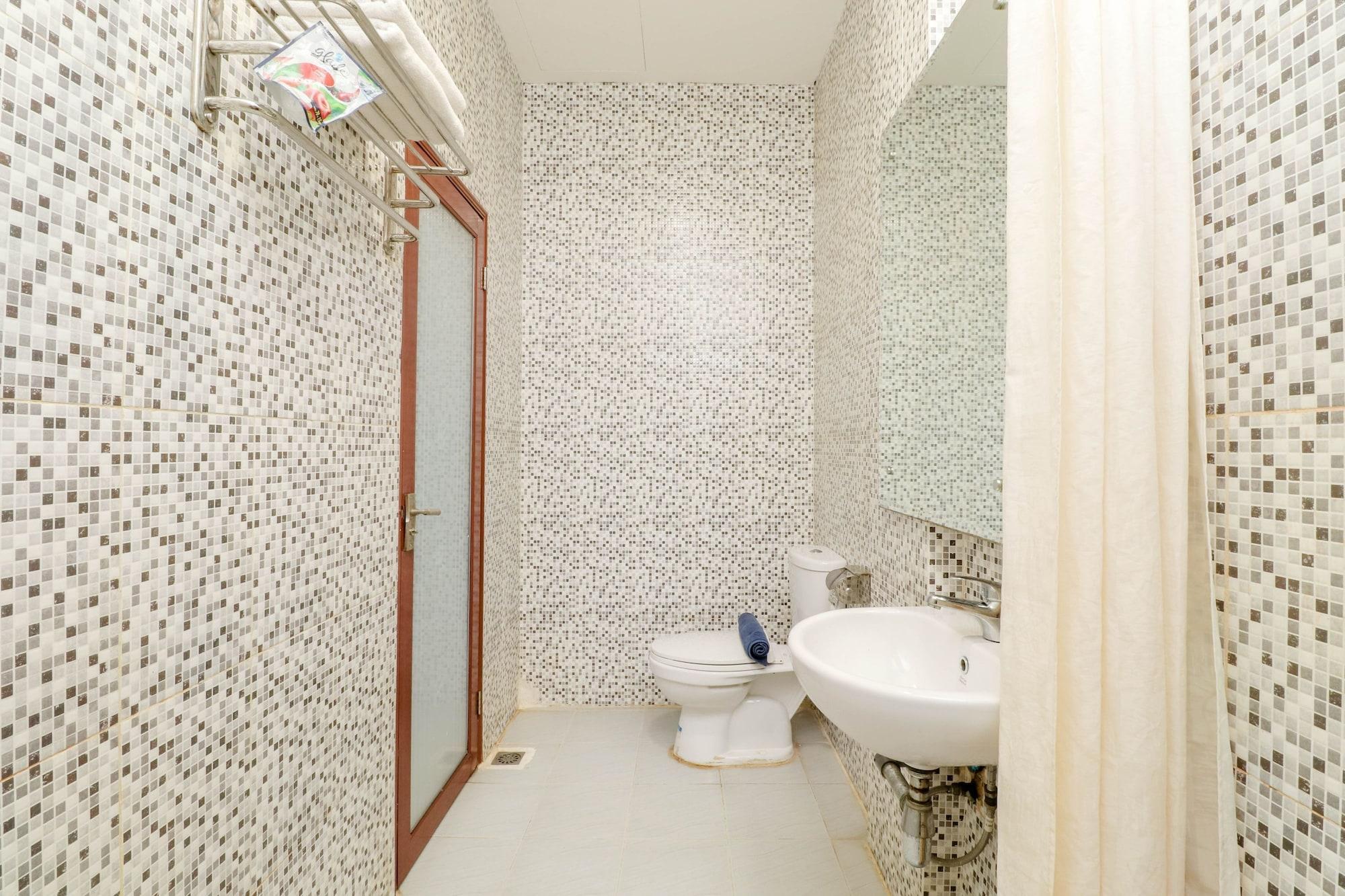 Blitz Hotel Batam Bagian luar foto