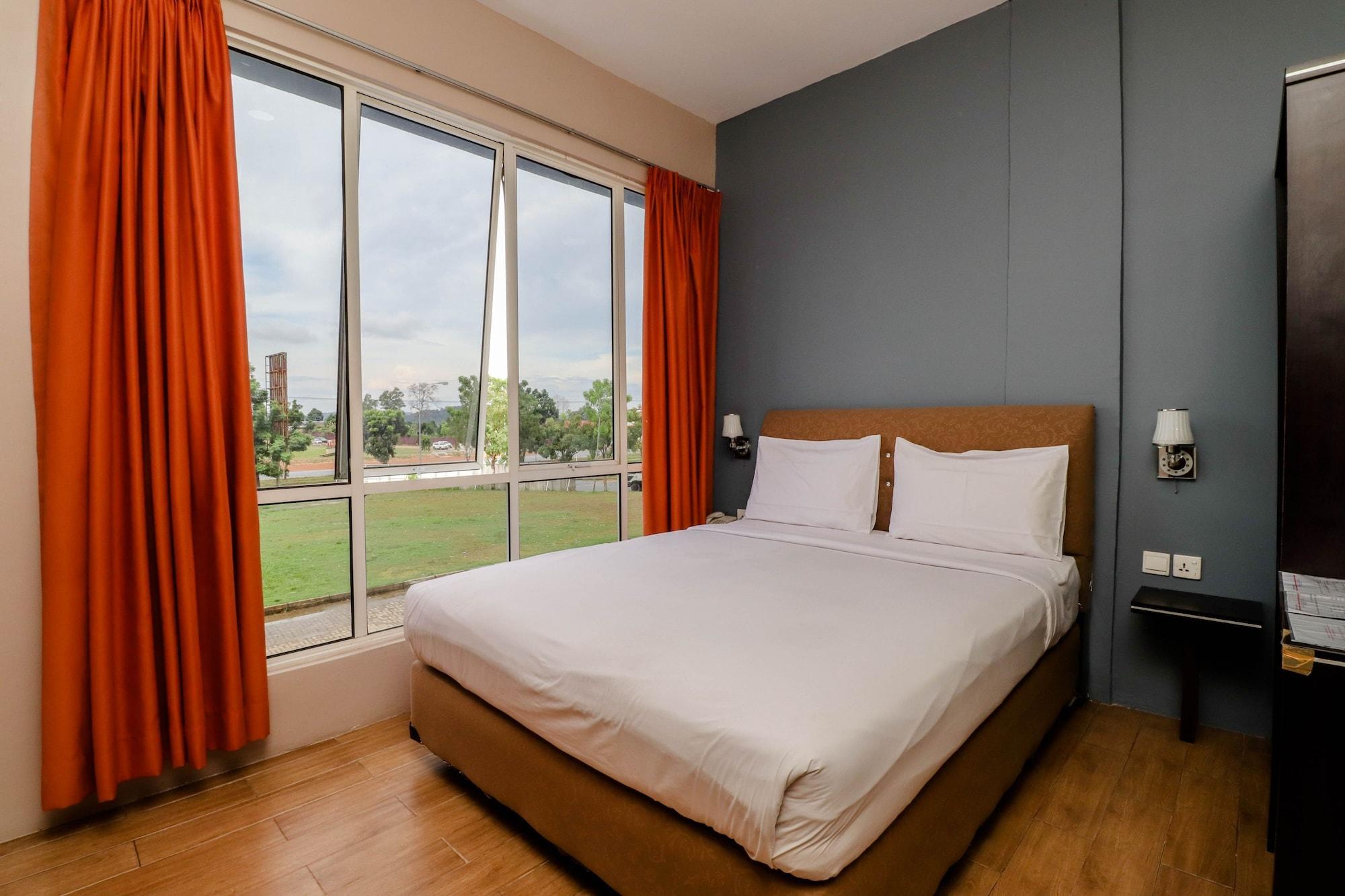 Blitz Hotel Batam Bagian luar foto