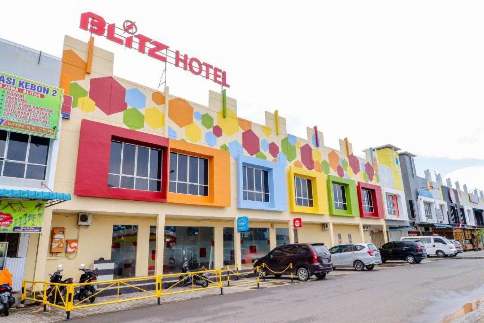 Blitz Hotel Batam Bagian luar foto